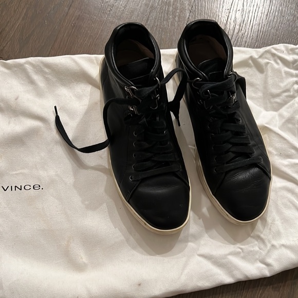 Vince good condition - Picture 2 of 3